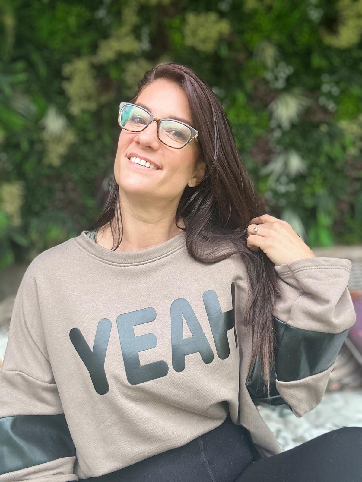 sweatshirt mud